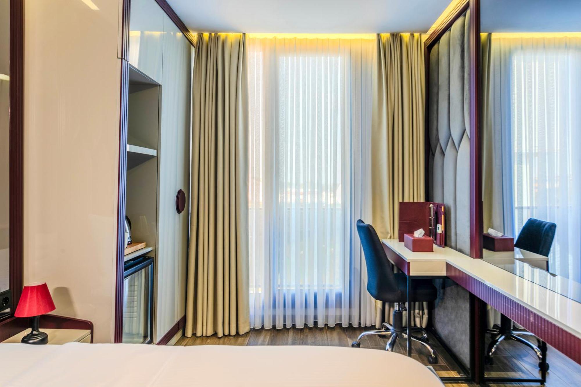 Heaven Premium Hotel Restaurant & Airport Shuttle Arnavutkoy Exterior photo